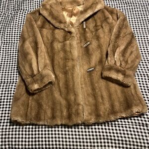 Vintage Dubrowsky & Perlbinder Woman’s Fur Coat size 12